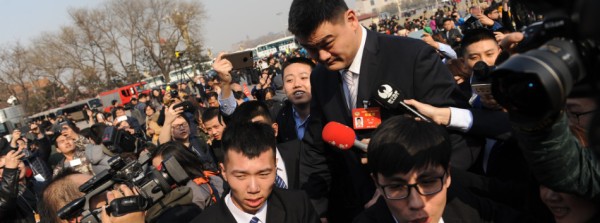 聚焦2017两会：姚明现身会场，热议体育强国不只是金牌