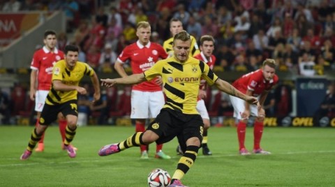 多特蒙德VS弗赖堡比分预测：主场迎千场里程碑，残阵黄黑能否止颓？