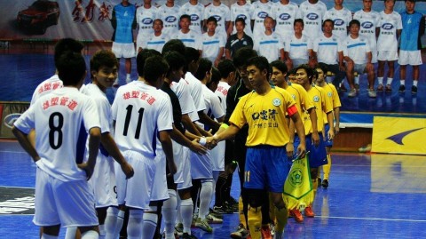 骑士五虎2026：从哈登46分悍名到米切尔27.9分扛鼎，总冠军之外的赌局