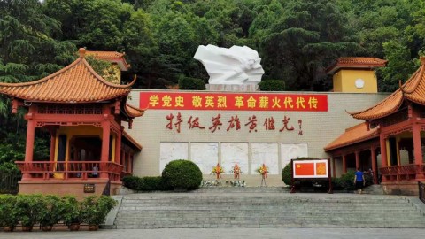 纽卡官媒嘲讽+奥苏拉绝杀：10人喜鹊2-1终结曼联11轮不败
