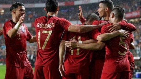 沙特门将失误送大礼！乌拉圭1-0取开门红